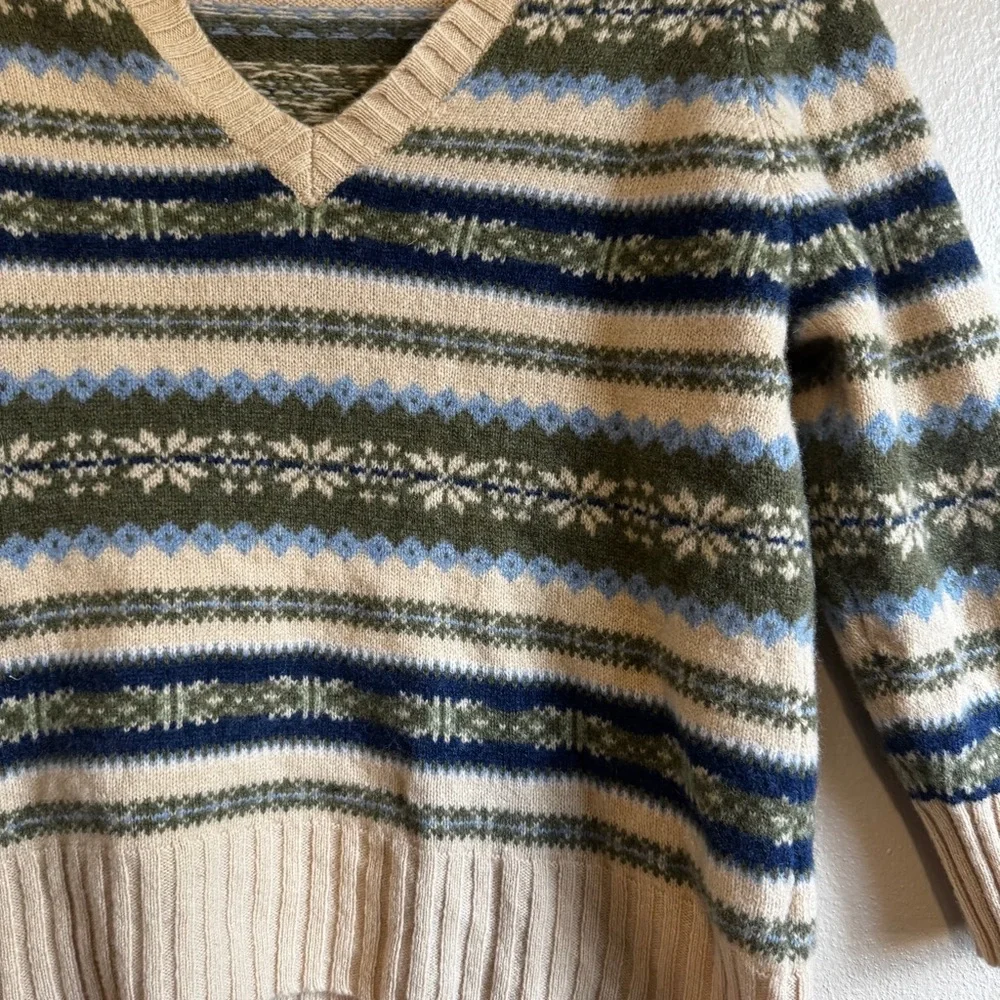 Granola girl GAP 100% Lambs Wool V-Neck Sweater. - Picture 3 of 7